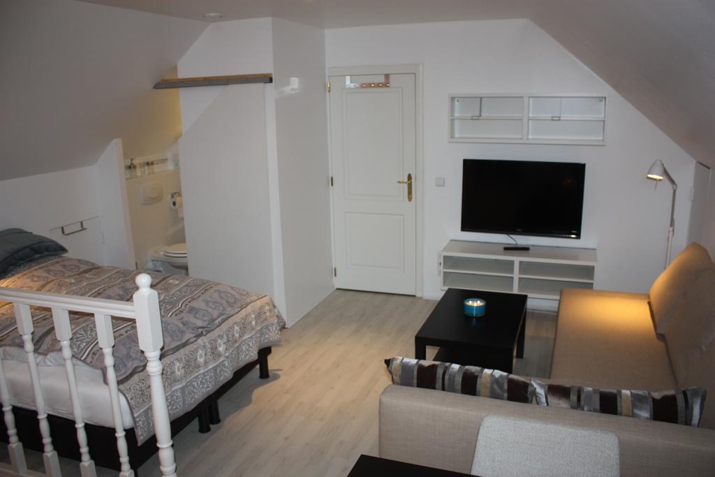 Studio Apartment Alba Terhulpen Buitenkant foto