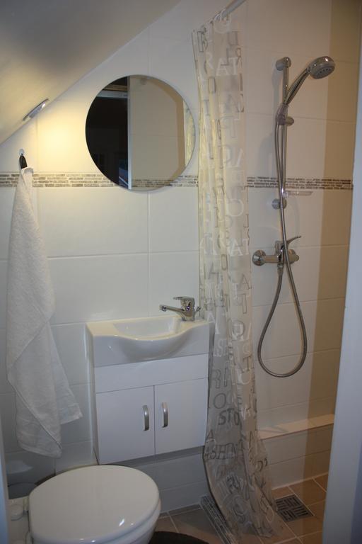 Studio Apartment Alba Terhulpen Buitenkant foto